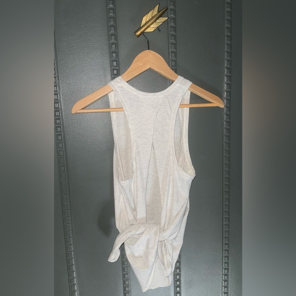 Lululemon l All Tied Up Women's Tank Top l Size: Small/Medium - Picture 7 of 11